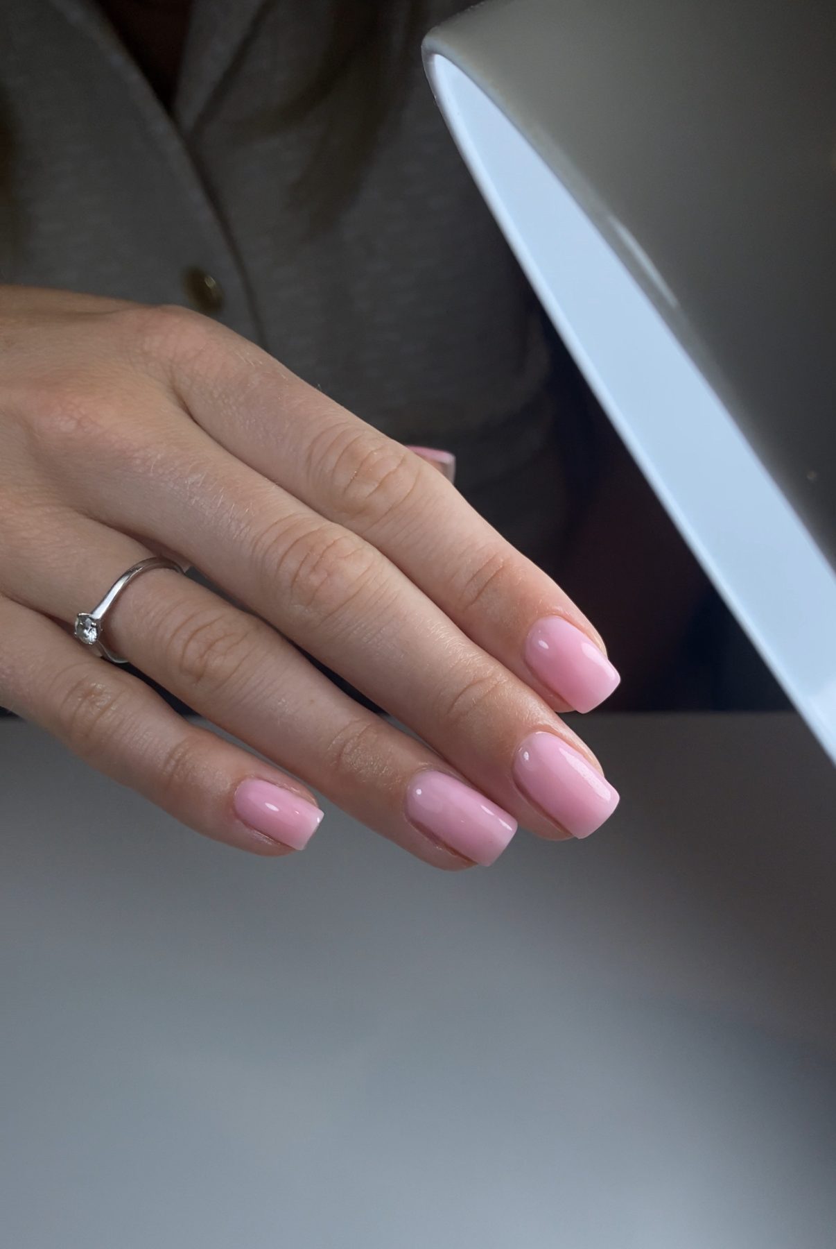 Zachtroze korte BIAB-nagels